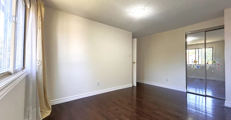 19 Yellow Birchway N/A, Toronto, ON, M2H 2S9 - 14