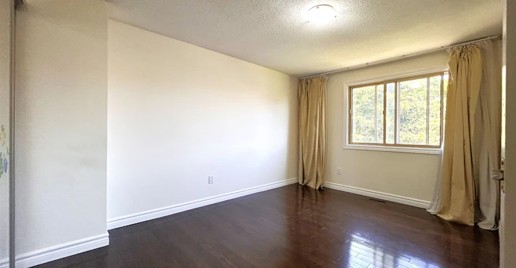 19 Yellow Birchway N/A, Toronto, ON, M2H 2S9 - 13