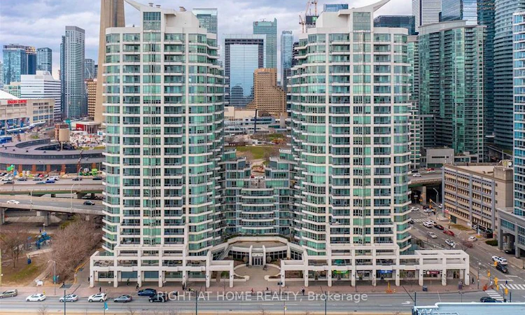2801 (Ph 1)-228 Queens Quay W