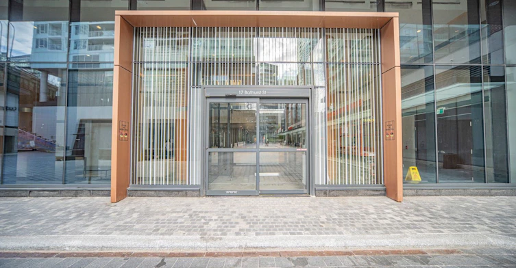 2302-17 Bathurst Street, Toronto, ON, M5V 0N1 - 2