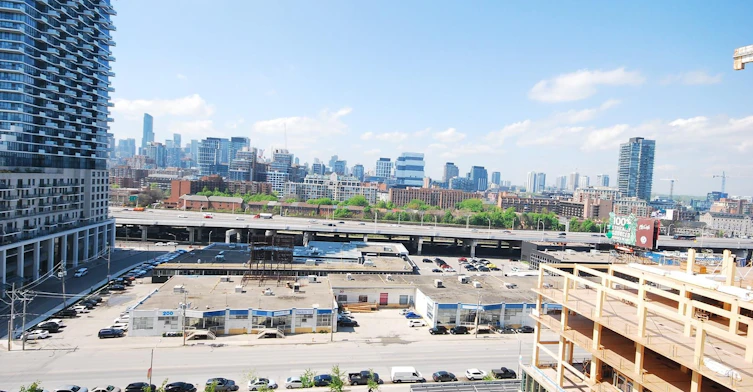 Gph24-1 Edgewater Drive, Toronto, ON, M5A 0L1 - 23