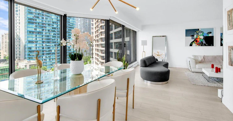 1304-65 Harbour Square, Toronto, ON, M5J 2L4 - 8