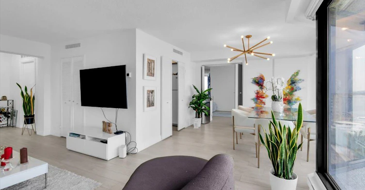 1304-65 Harbour Square, Toronto, ON, M5J 2L4 - 9