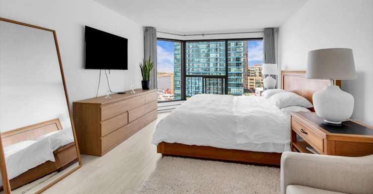 1304-65 Harbour Square, Toronto, ON, M5J 2L4 - 16