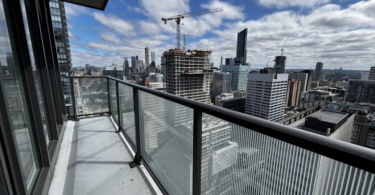 3710-426 University Avenue, Toronto, ON, M5G 1S9 - 17