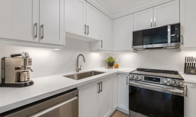 1112-35 Finch Avenue E