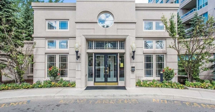 812-8 Covington Road, Toronto, ON, M6A 3E5 - 2