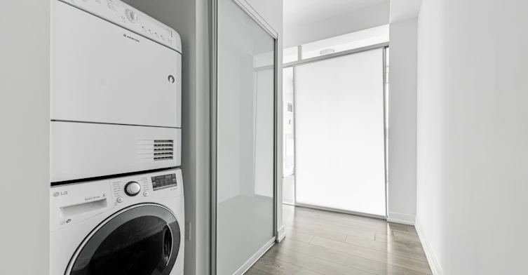 3508-426 University Avenue, Toronto, ON, M5G 1S9 - 17