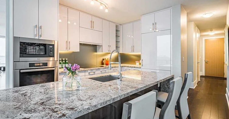 406-29 Queens Quay E, Toronto, ON, M5E 0A4 - 3