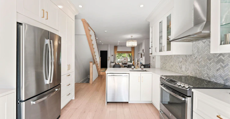107 Gore Vale Avenue, Toronto, ON, M6J 2R5 - 9