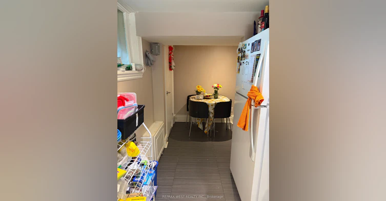 Basement-247 Lansdowne Avenue, Toronto, ON, M6K 2W2 - 17