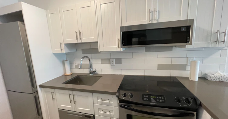 602-111 Elizabeth Street, Toronto, ON, M5G 1P7 - 16