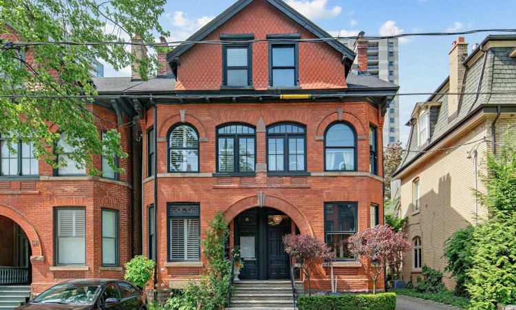 32 Bernard Avenue