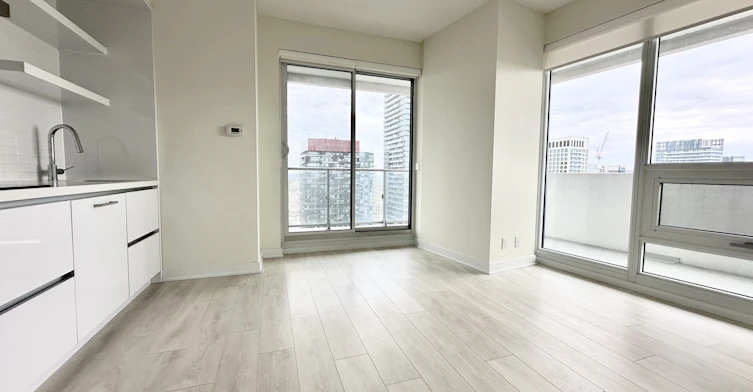 3102-2221 Yonge Street, Toronto, ON, M4S 2B4 - 9