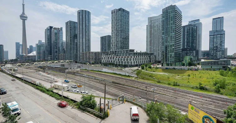 1109E-576 Front Street W Street, Toronto, ON, M5V 1C1 - 13