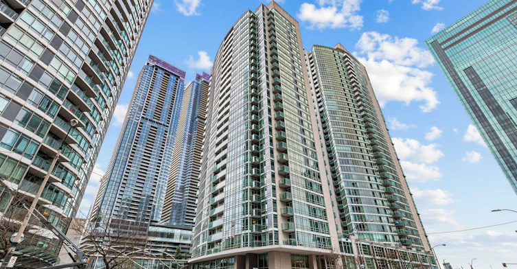 611-381 Front Street W, Toronto, ON, M5V 3R8