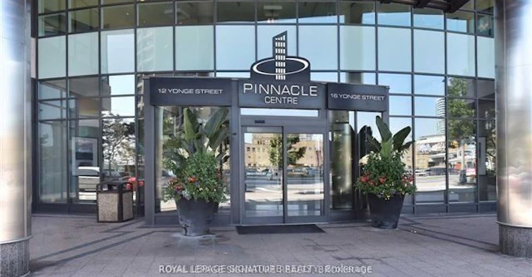 3005-16 Yonge Street, Toronto, ON, M5E 2A3