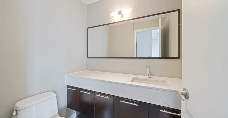 UPH13-21 Nelson Street, Toronto, ON, M5V 1T8 - 11