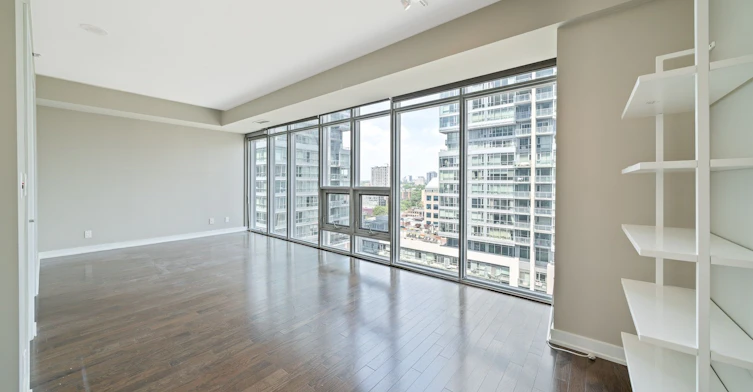 UPH13-21 Nelson Street, Toronto, ON, M5V 1T8 - 13