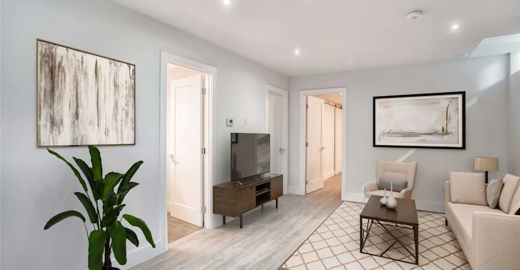 Lower-268 Sterling Road, Toronto, ON, M6R 2B9 - 8