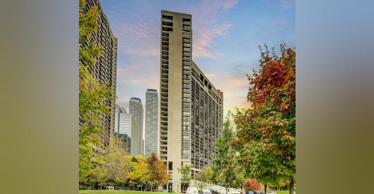 2407-33 Harbour Square, Toronto, ON, M5J 2G2 - 8