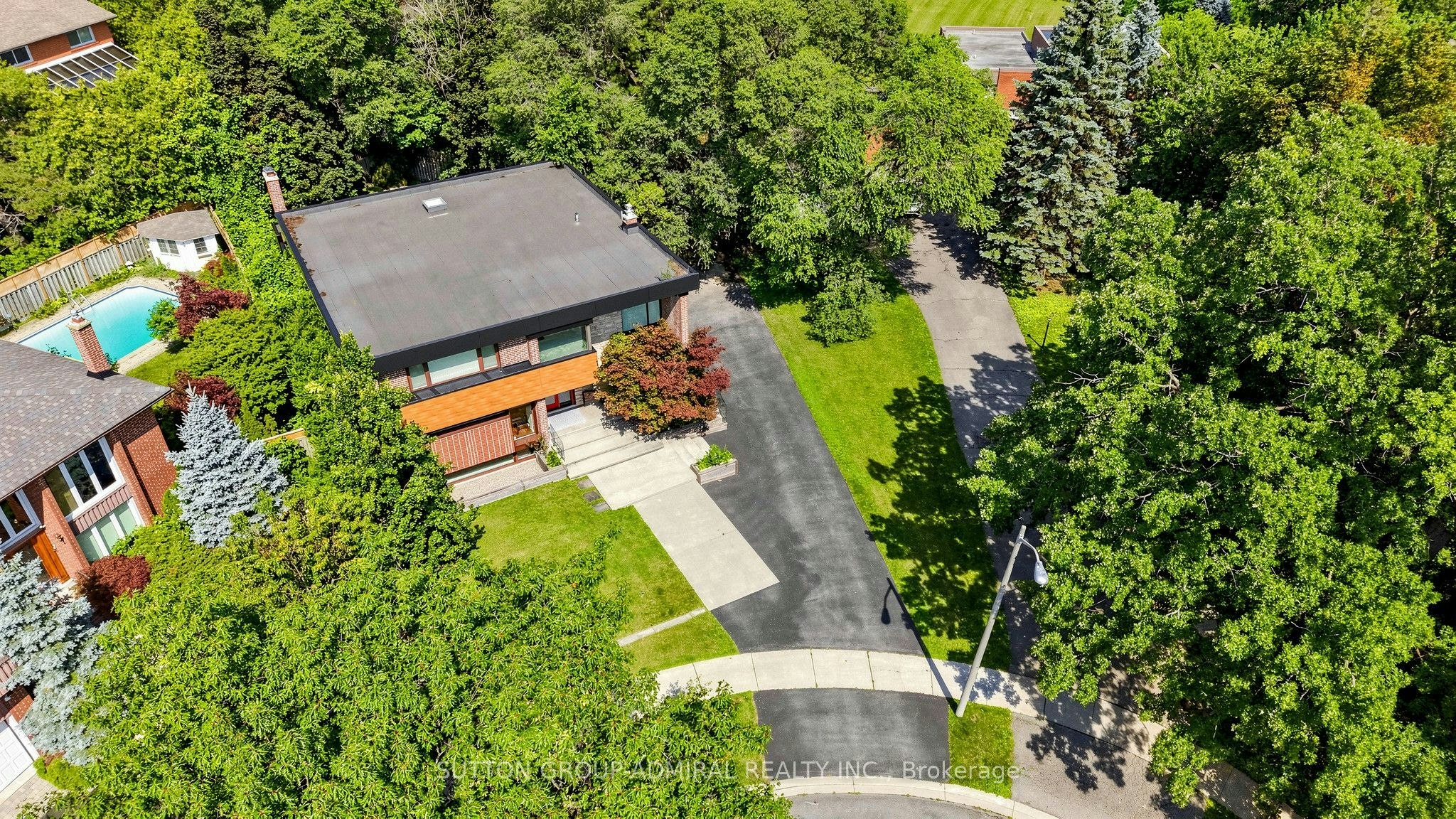 8 Foxdale Court, Toronto, ON, M2K 2P2