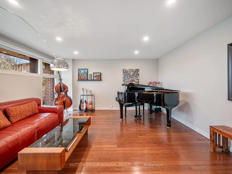 8 Foxdale Court, Toronto, ON, M2K 2P2 - 7