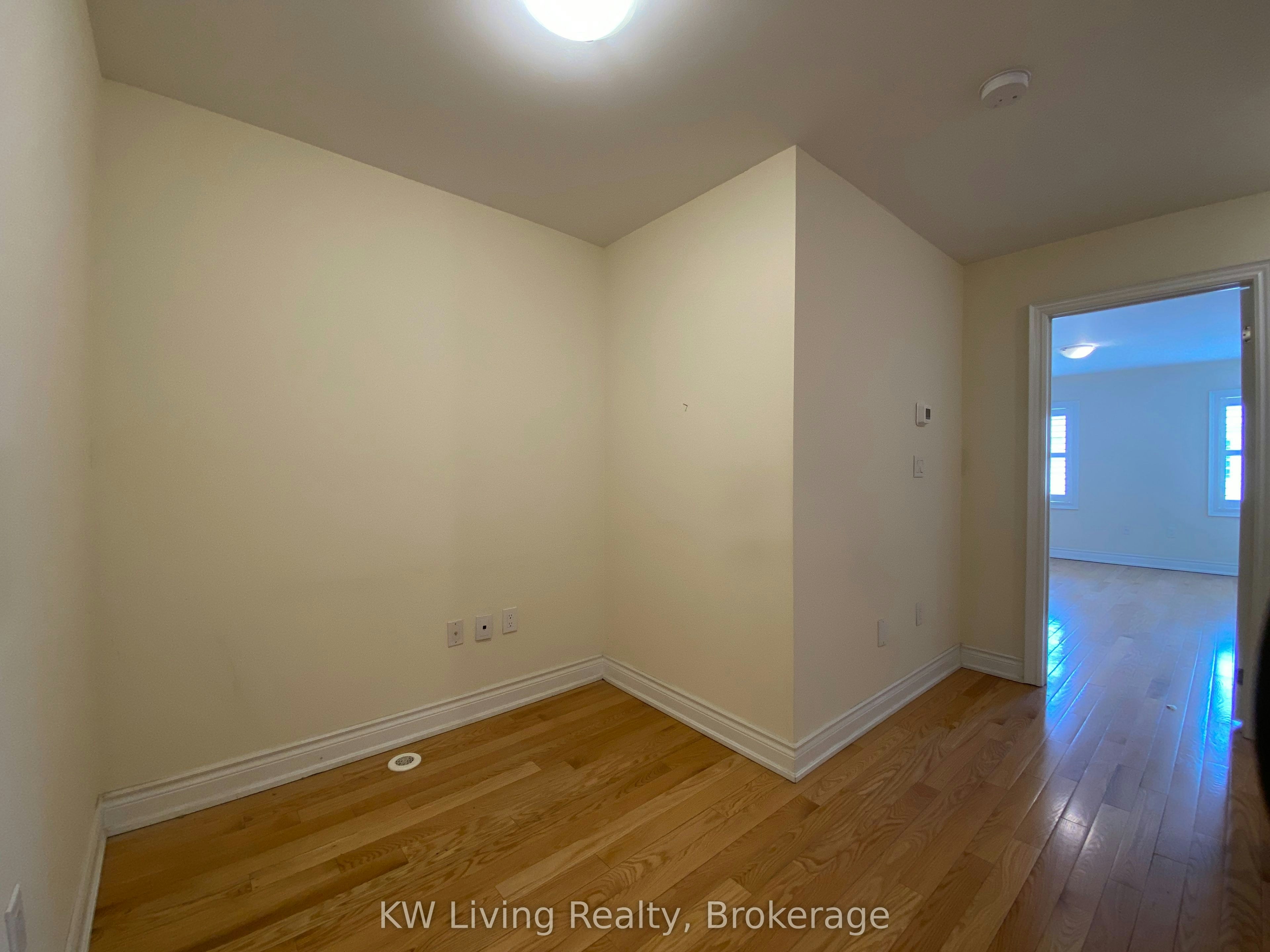 17 Hargrave Lane, Toronto, ON, M4N 0A4 - 12