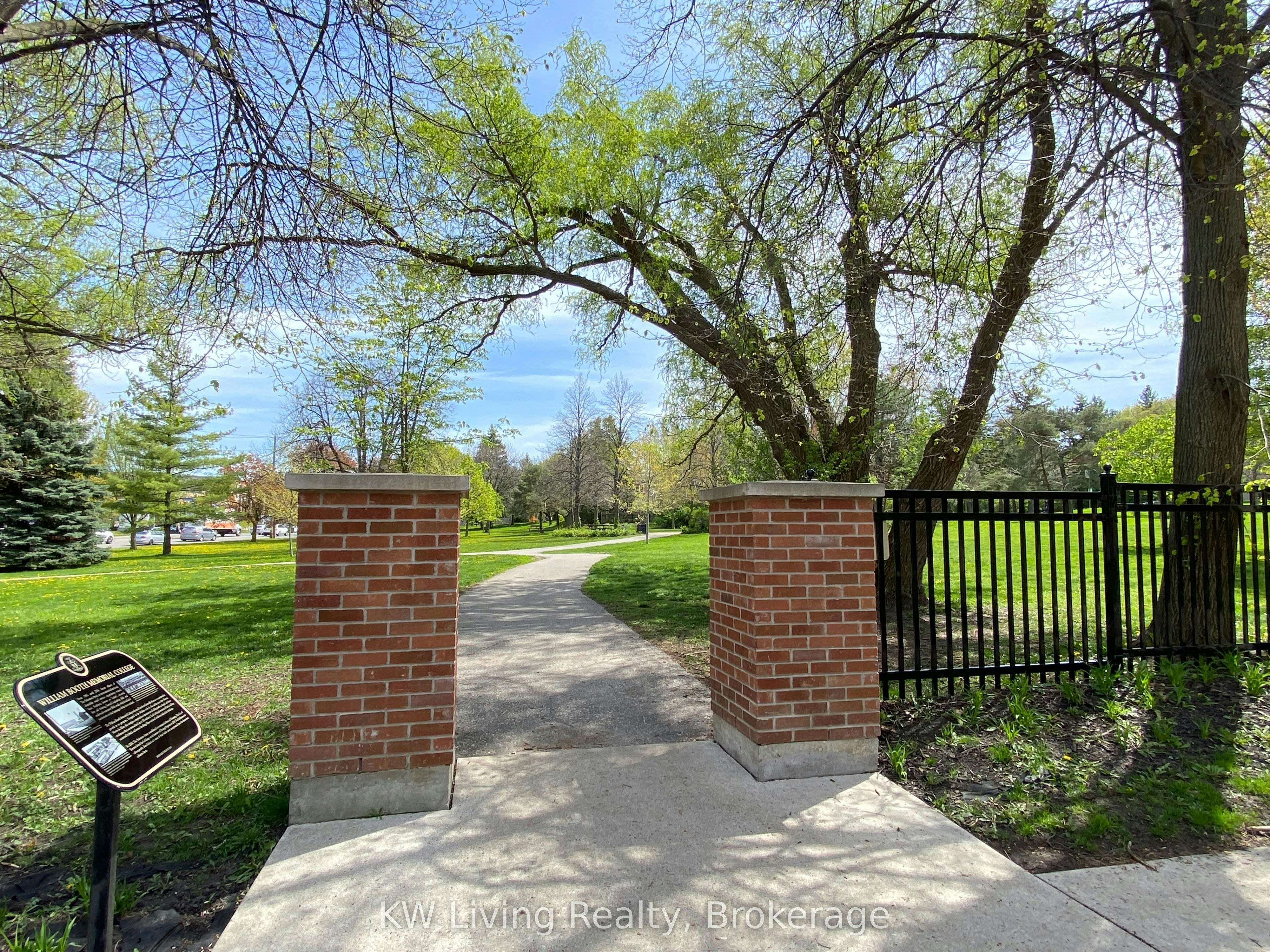 17 Hargrave Lane, Toronto, ON, M4N 0A4 - 30