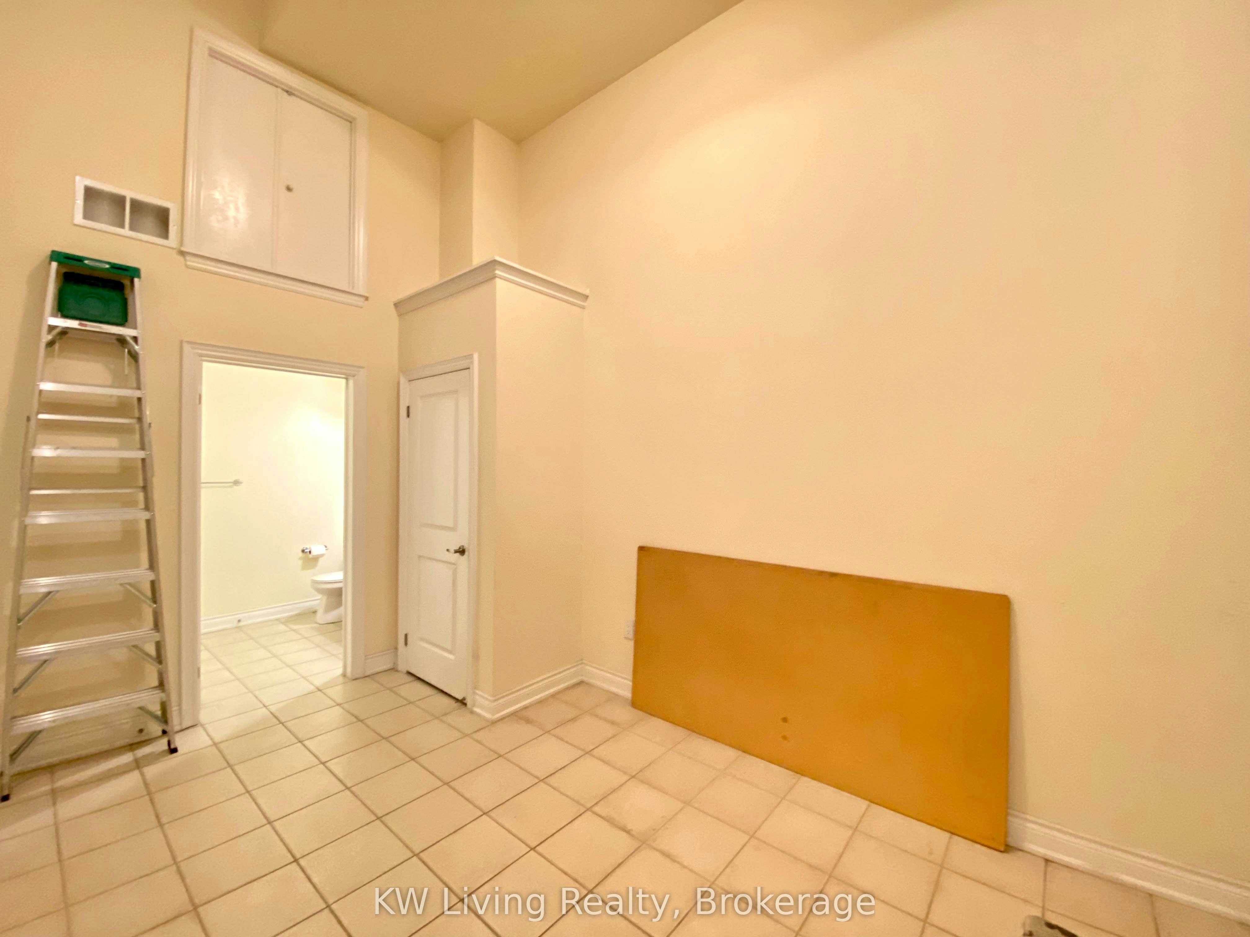 17 Hargrave Lane, Toronto, ON, M4N 0A4 - 10