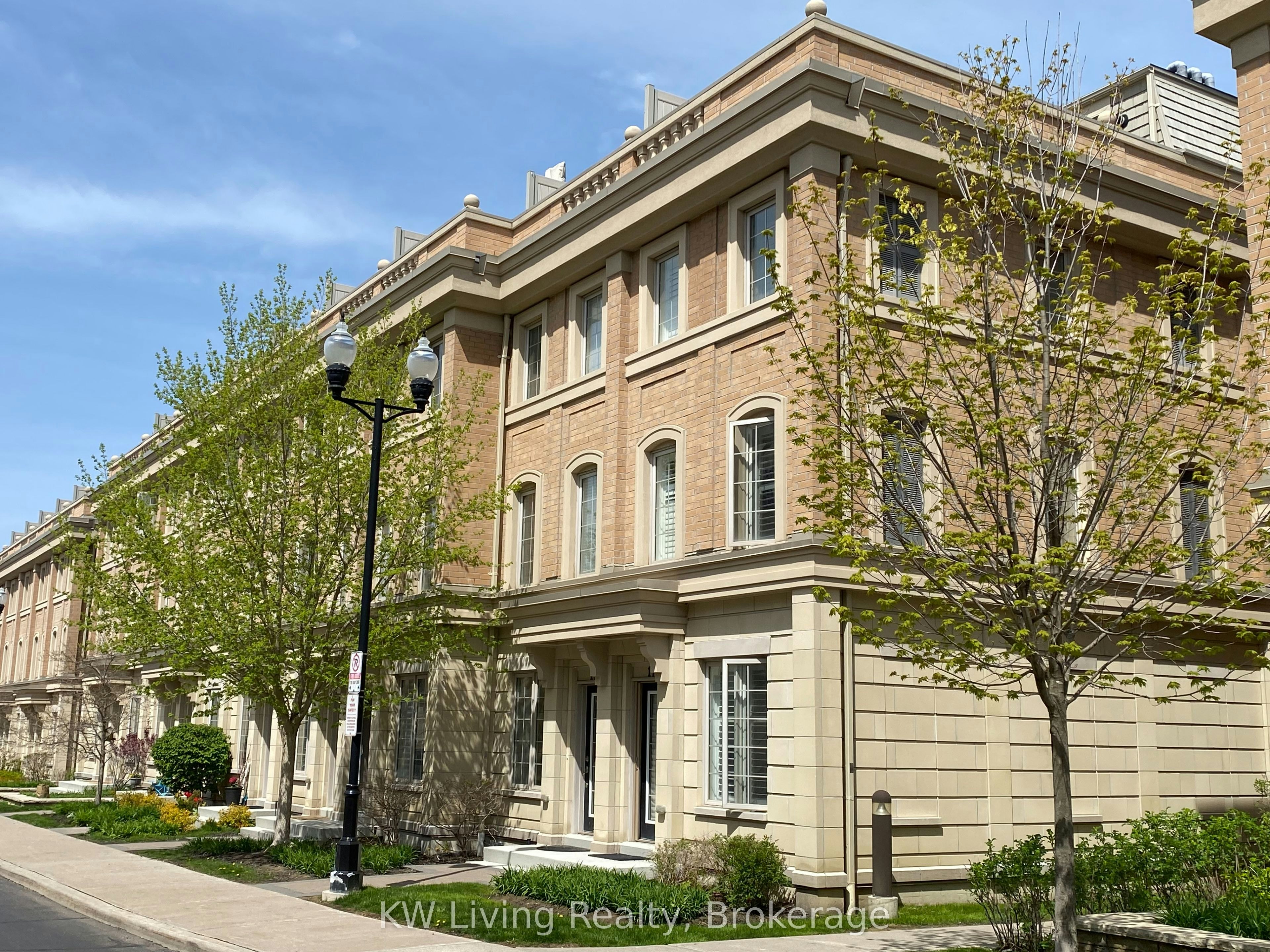 17 Hargrave Lane, Toronto, ON, M4N 0A4 - 5