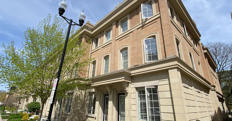 17 Hargrave Lane, Toronto, ON, M4N 0A4