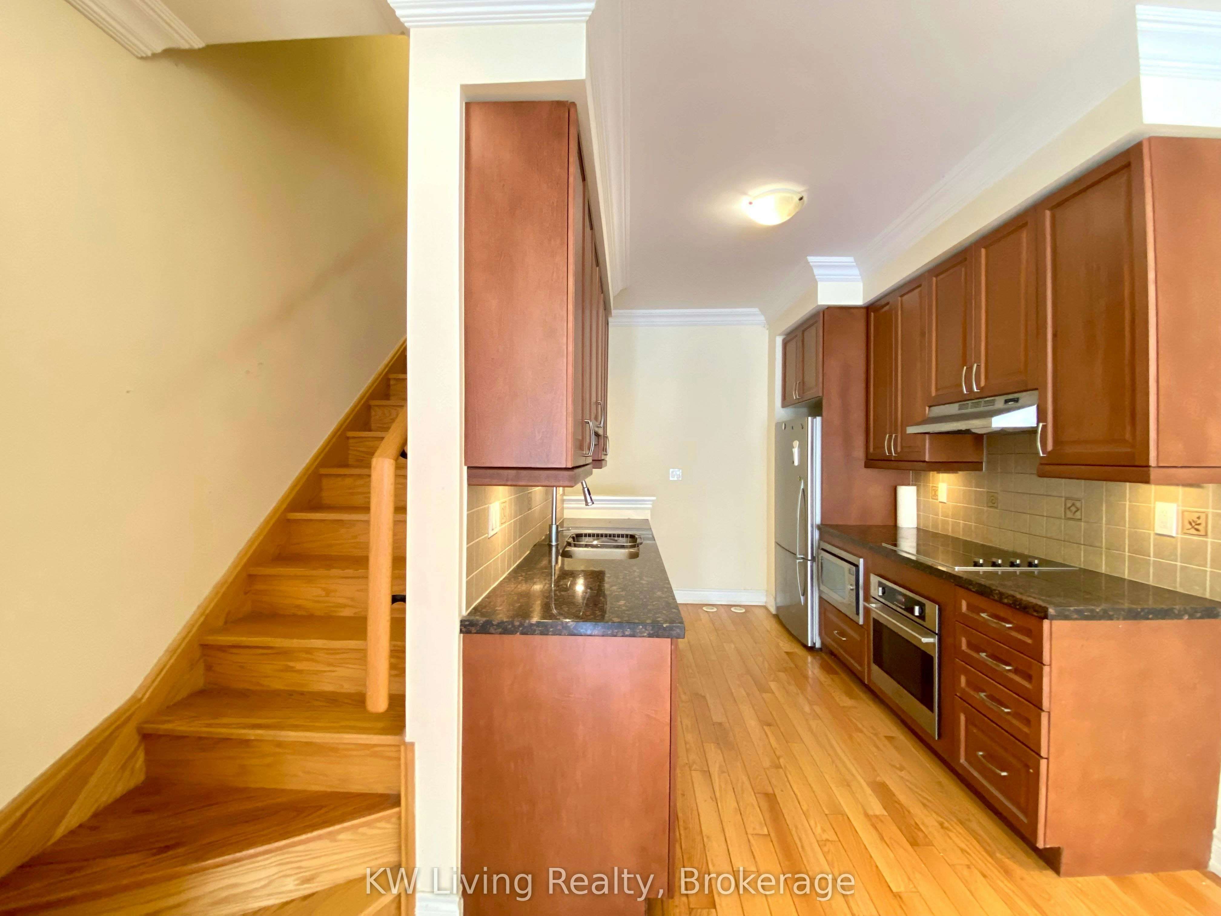 17 Hargrave Lane, Toronto, ON, M4N 0A4 - 14