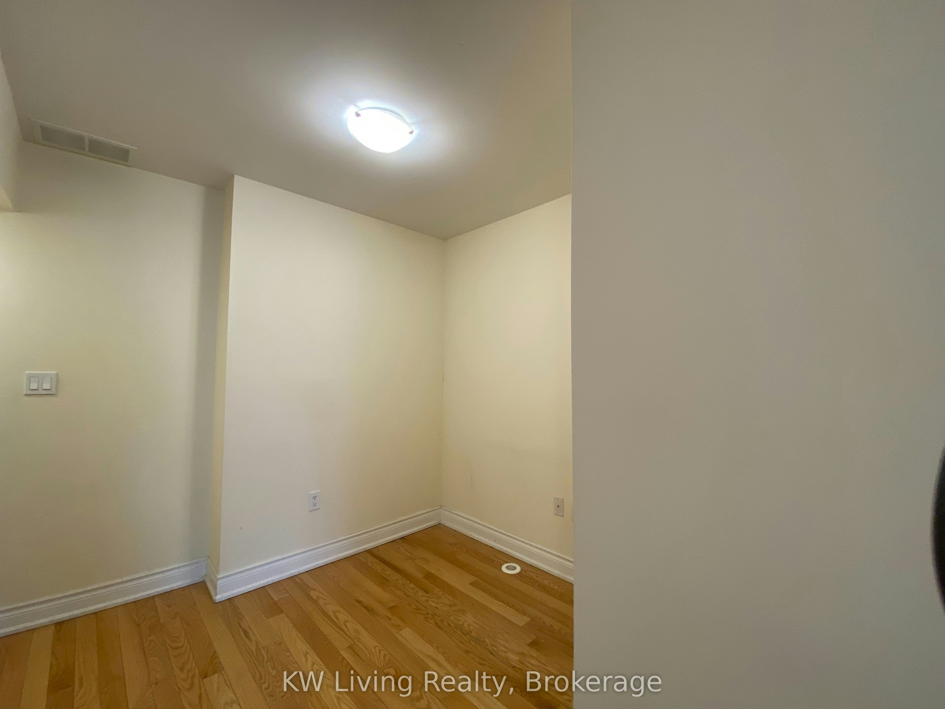 17 Hargrave Lane, Toronto, ON, M4N 0A4 - 11