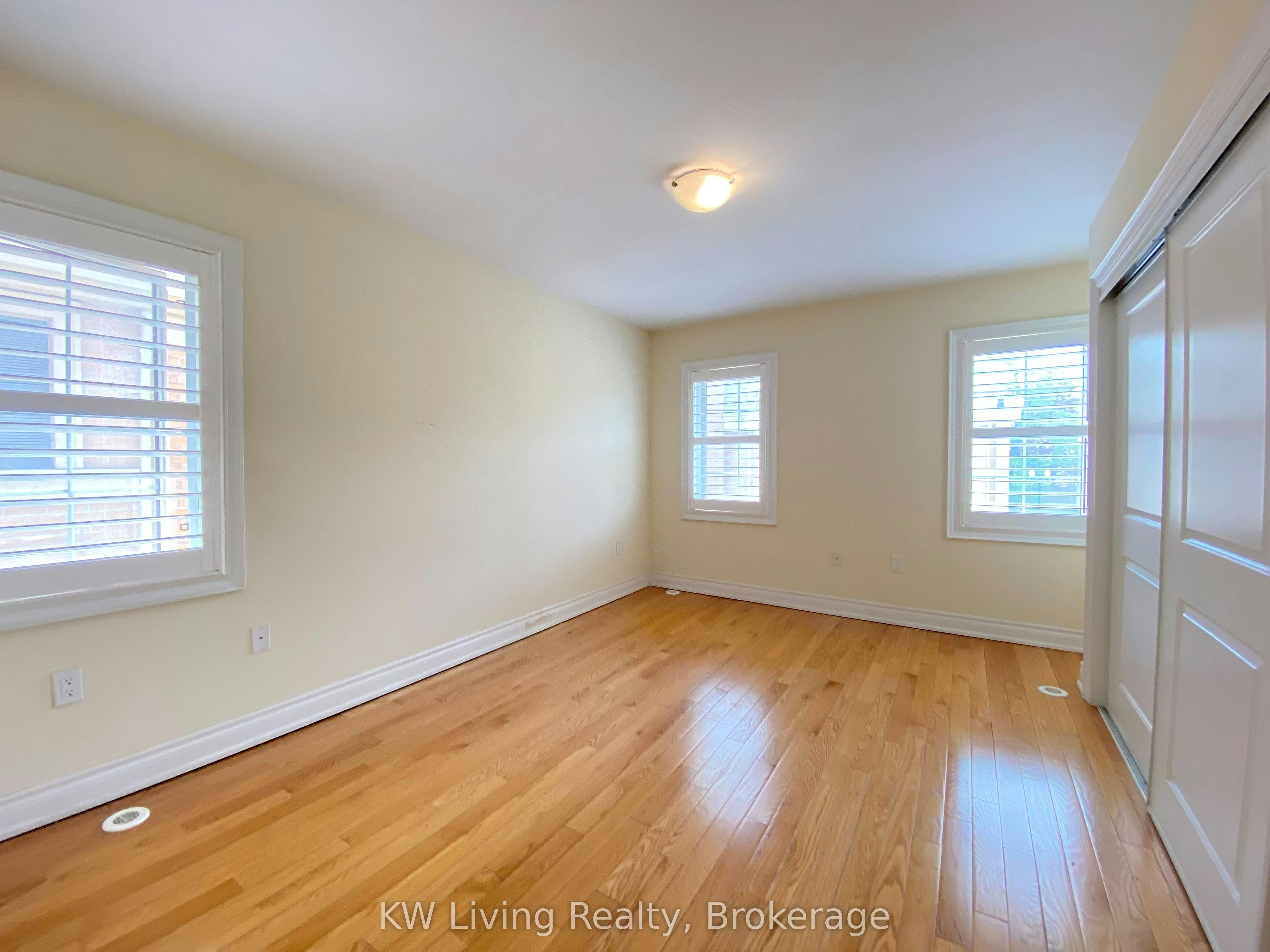 17 Hargrave Lane, Toronto, ON, M4N 0A4 - 16