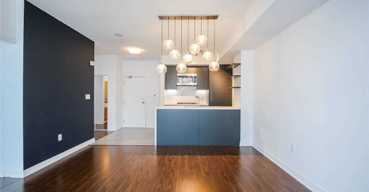 618-9 Spadina Avenue, Toronto, ON, M5V 3V5 - 3
