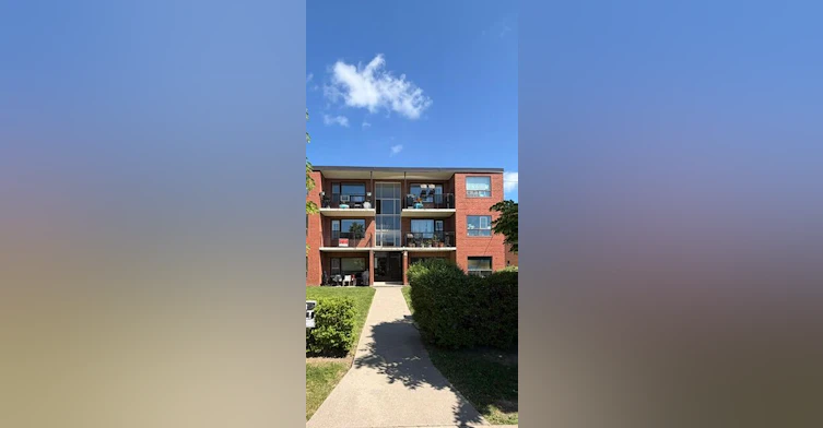 4-40 Meadowbrook Road, Toronto, ON, M6B 2S6