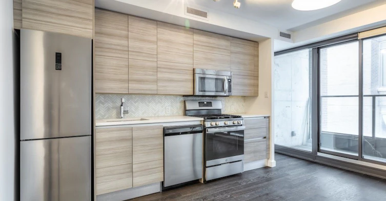 523-111 Bathurst Street, Toronto, ON, M5V 0M9 - 8