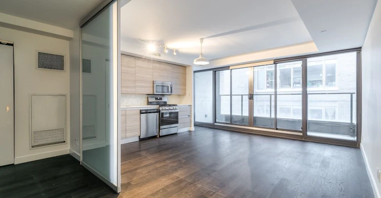523-111 Bathurst Street, Toronto, ON, M5V 0M9 - 11