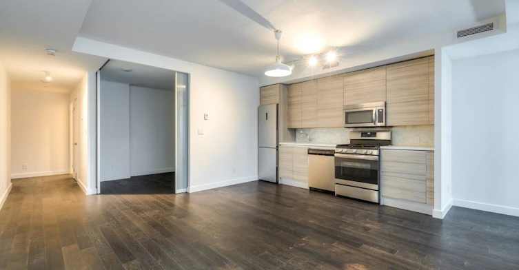 523-111 Bathurst Street, Toronto, ON, M5V 0M9 - 5