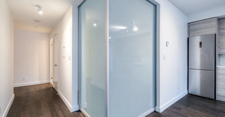 523-111 Bathurst Street, Toronto, ON, M5V 0M9 - 13
