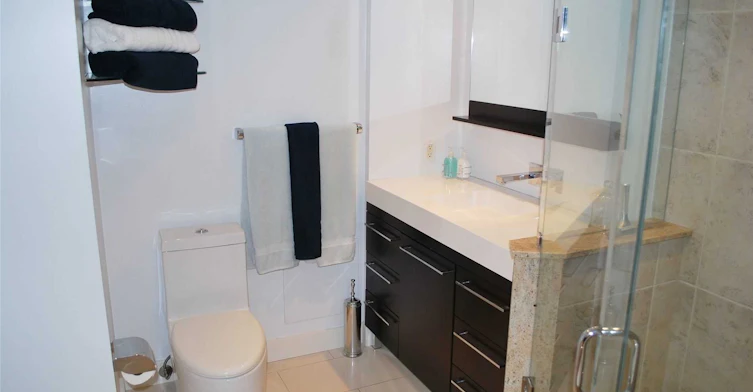 904-33 University Avenue, Toronto, ON, M5J 2S7 - 16