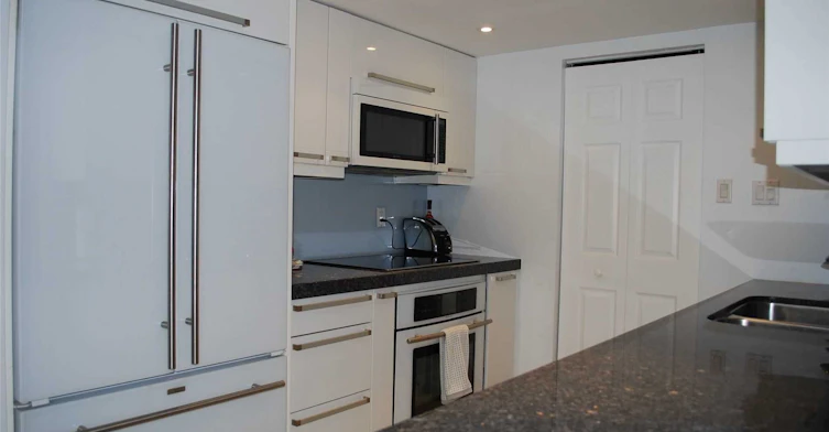 904-33 University Avenue, Toronto, ON, M5J 2S7 - 5