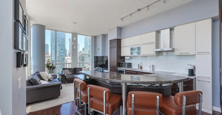 PH101-770 Bay Street, Toronto, ON, M5G 0A6 - 10