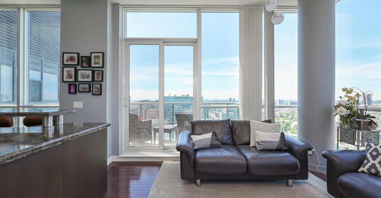 PH101-770 Bay Street, Toronto, ON, M5G 0A6 - 16