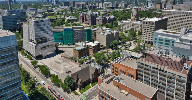 PH101-770 Bay Street, Toronto, ON, M5G 0A6 - 37