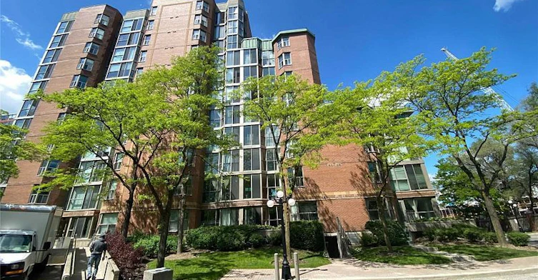 209-5795 Yonge Street, Toronto, ON, M2M 4J3