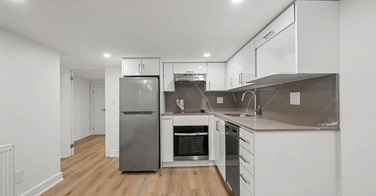 Bsmnt-28 Strathgowan Avenue, Toronto, ON, M4N 1B9 - 7