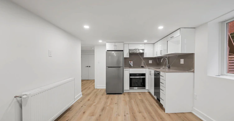 Bsmnt-28 Strathgowan Avenue, Toronto, ON, M4N 1B9 - 4