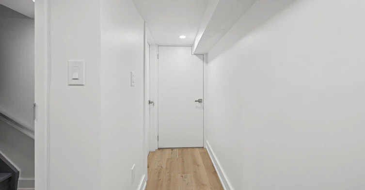 Bsmnt-28 Strathgowan Avenue, Toronto, ON, M4N 1B9 - 11